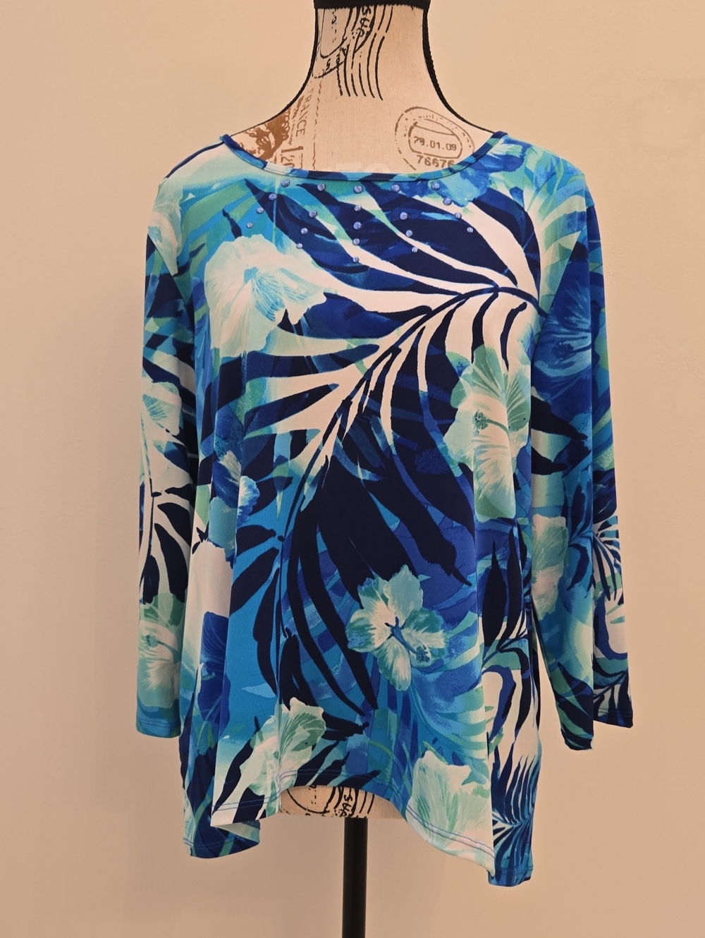 Alfred Dunner Blue Tropical Floral Women’s Long-Sleeve Top In Size Large Petite